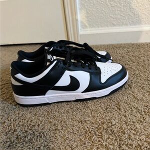 Nike Black and White Women's Sneakers